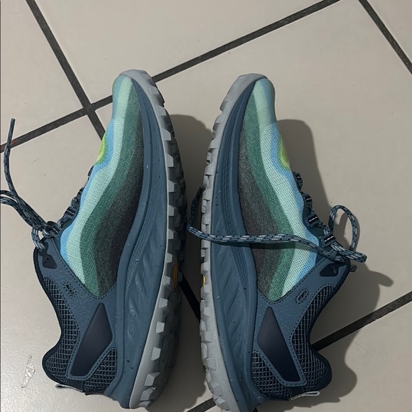 Merrell Blue and Green Sneakers Vibrant Athletic Design - Picture 2 of 4
